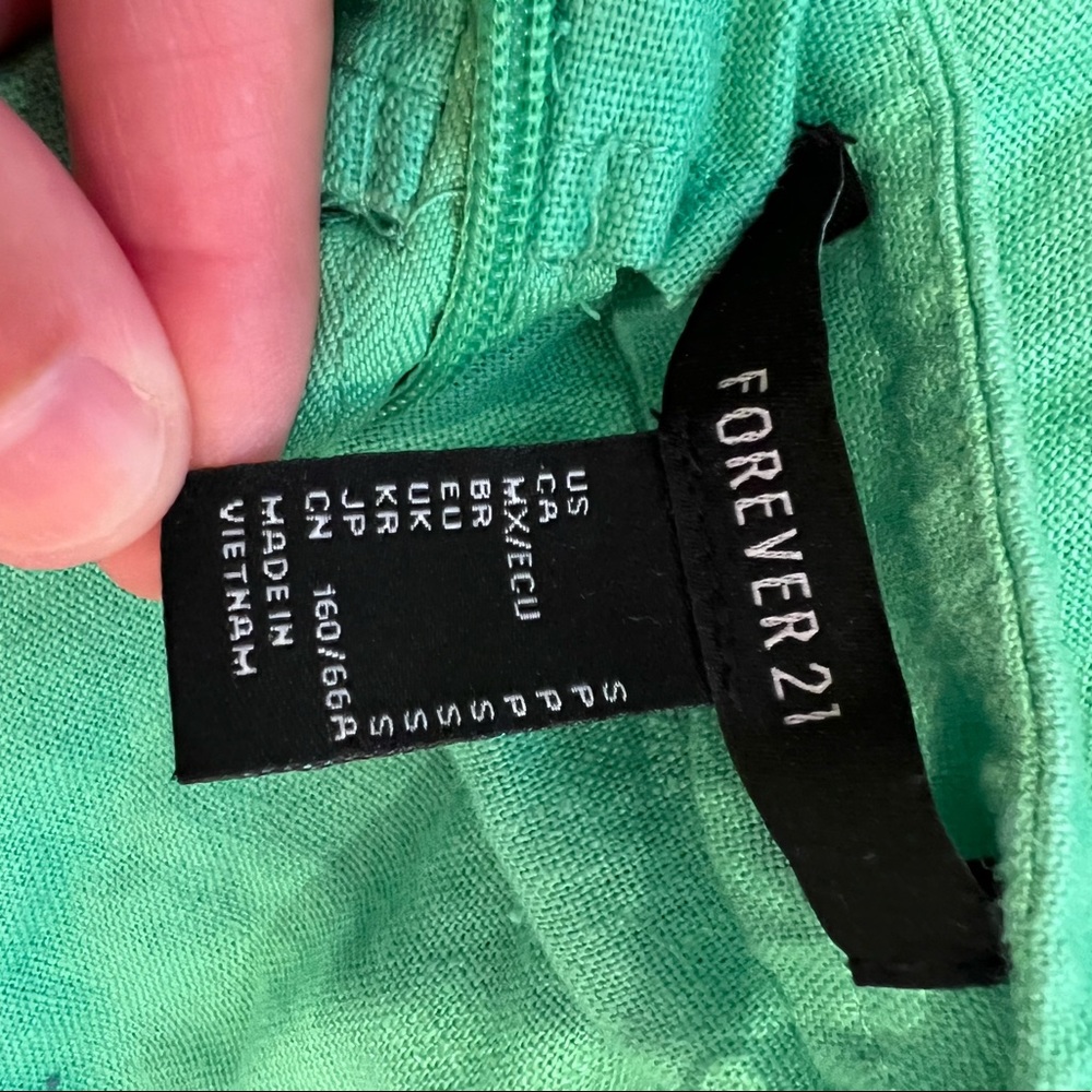 Fun, green romper! ๐ค๐ - Picture 5 of 6